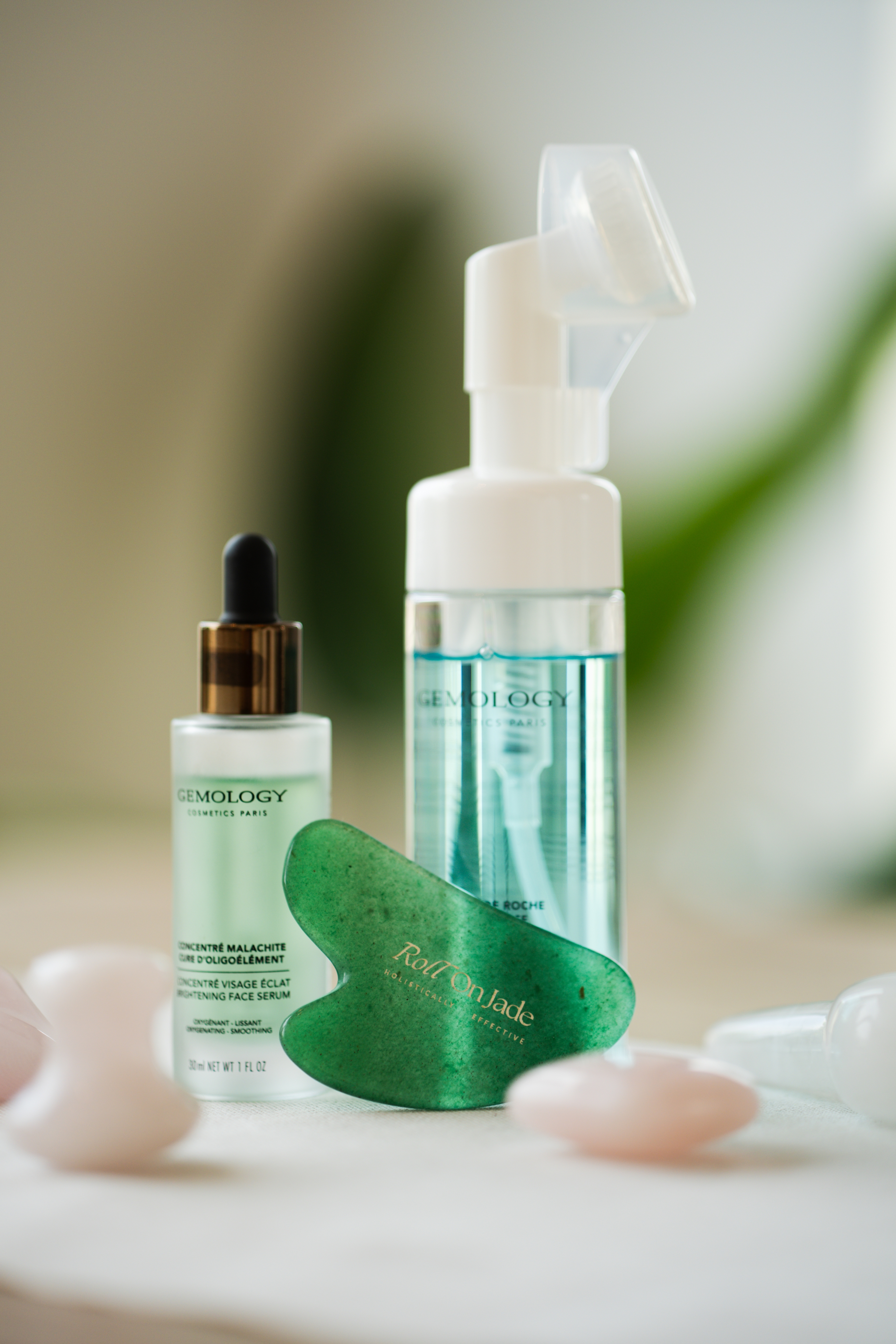 Pierre de soin et cosmétiques utilisés pour les soins du visage chez Terramassa près de Metz