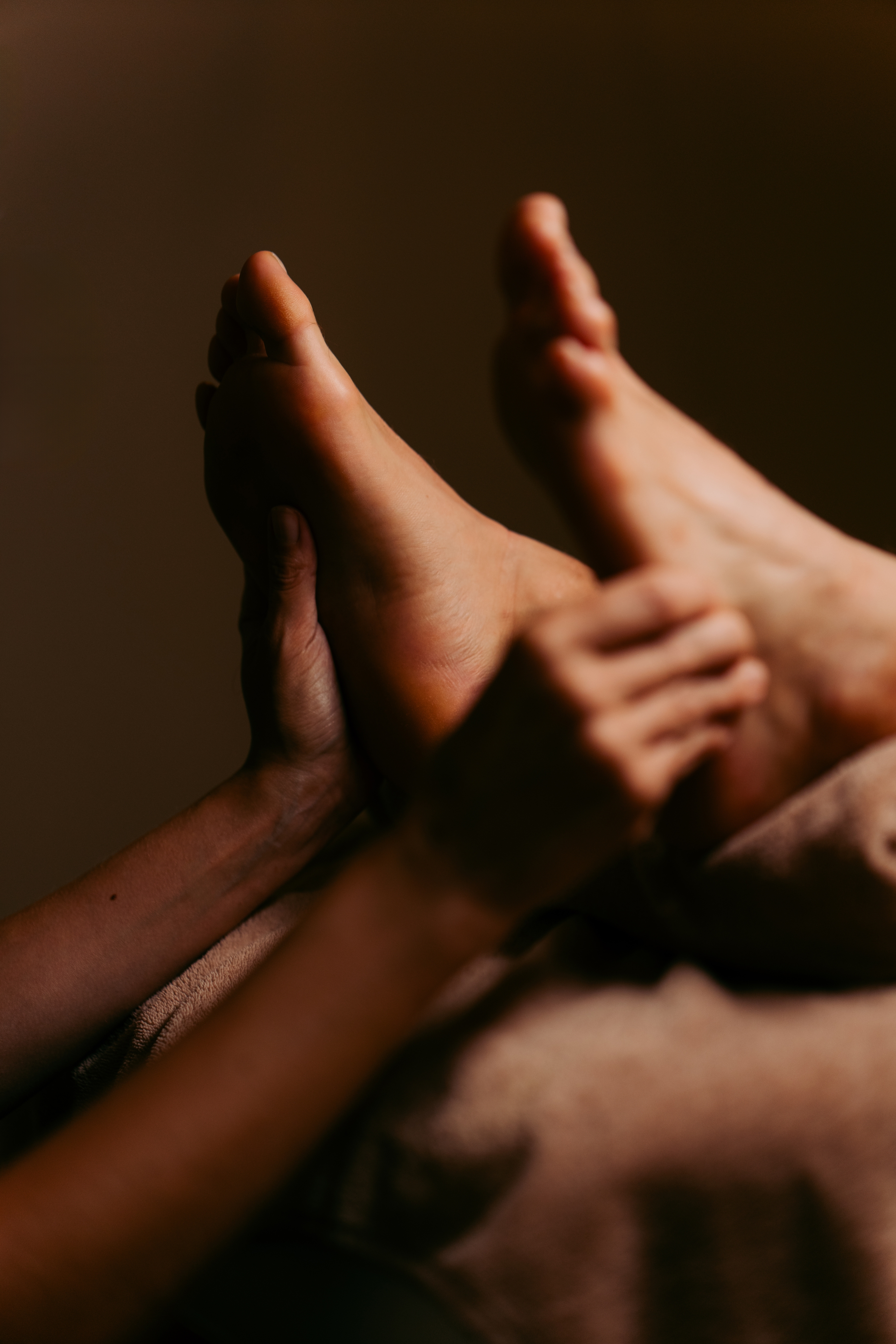 Soin des ongles et des cuticules lors d’une prestation beauté des mains chez Terramassa